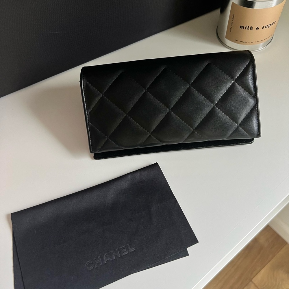 NEW Chanel Quilted Case💖